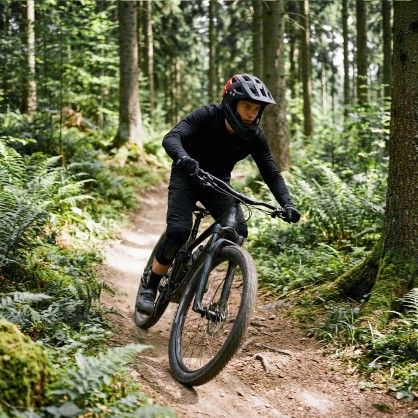 MTW101 KASK CZERWONY FULL FACE L(58-61CM) NILS EXTREME